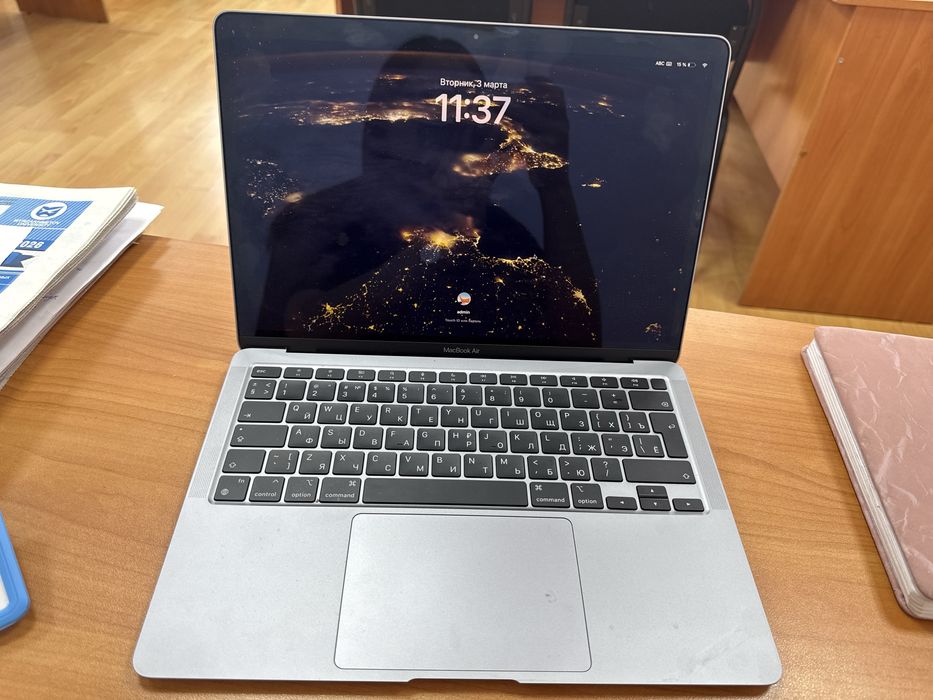Продам Macbook (макбук)