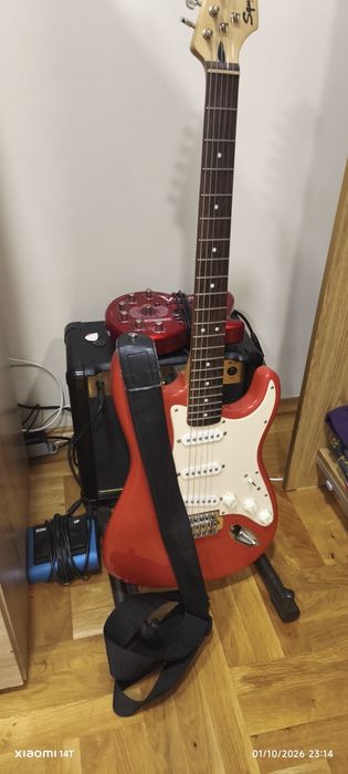 Продавам електрическа китара fender squire (stratocaster)