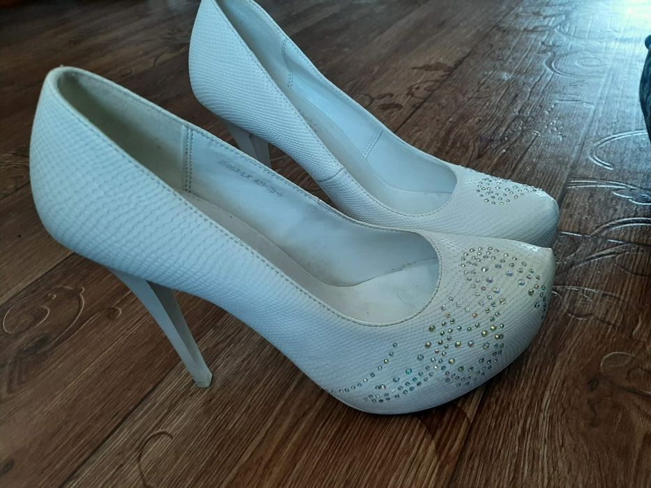 Срочно продаются туфли