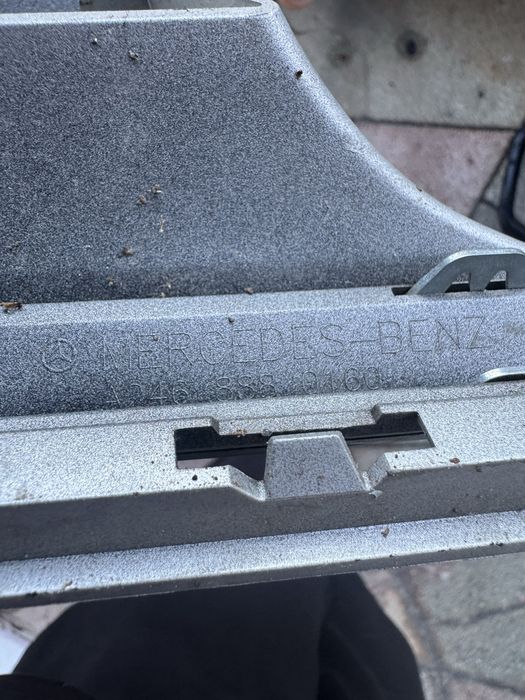 Оригинална решетка Мерцедес Б 246 Mercedes W246 B246