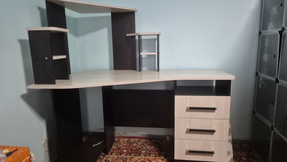 Продам компьютерный стол