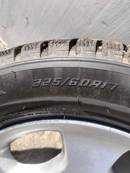 Продам комплект диски резина