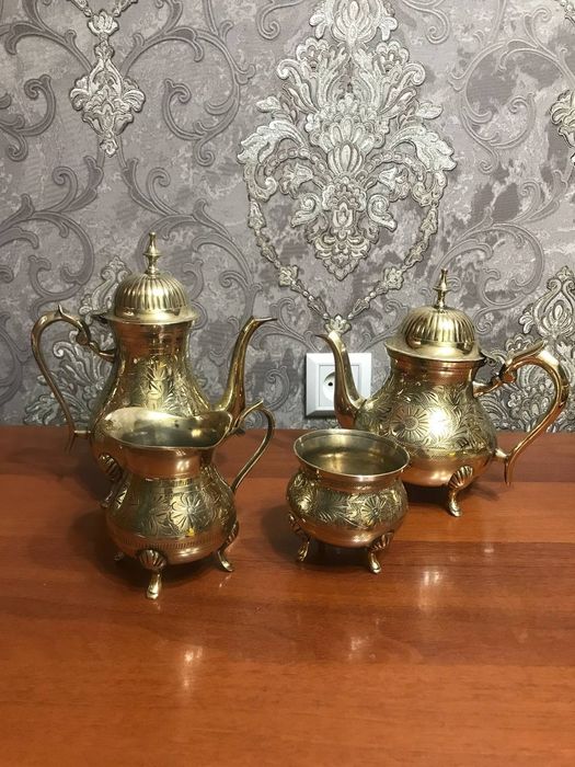 Наборы мельхиор чайно кофейные.Ведро для шампанского.Масленка помидор