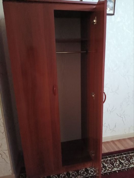 Shkaf komplekt sotiladi
