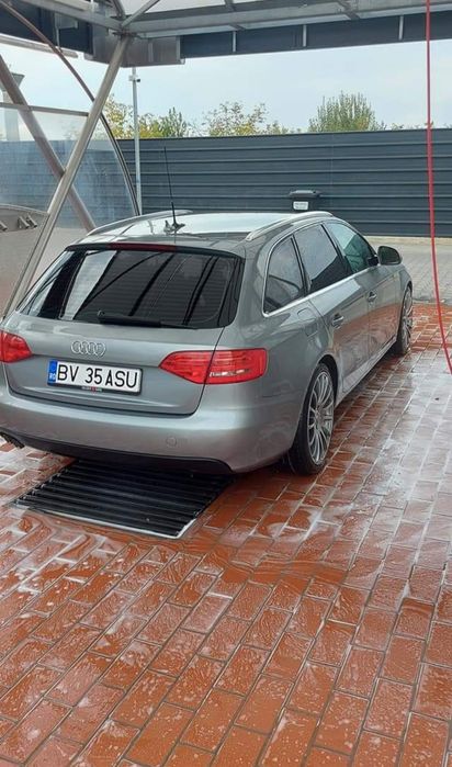 Vând Audi A4 2.0 Diesel, ,Automat 8+1 ! Mai multe detalii la tel 07717