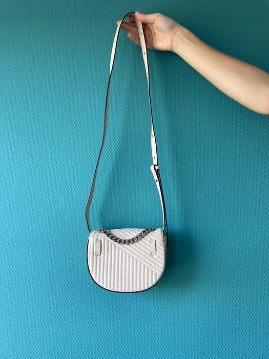 Оригинална бежова чанта на Karl Lagerfeld