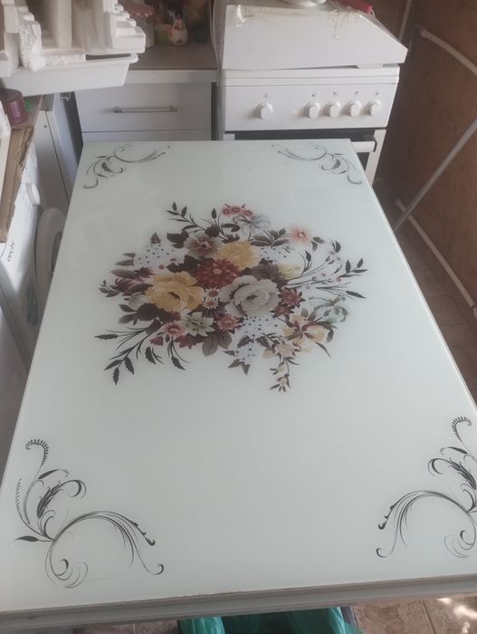 Vamd masa extensibila de bucatarie cu blat de sticla