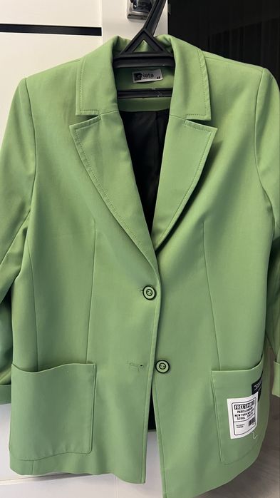 Пиджак зеленный цвет