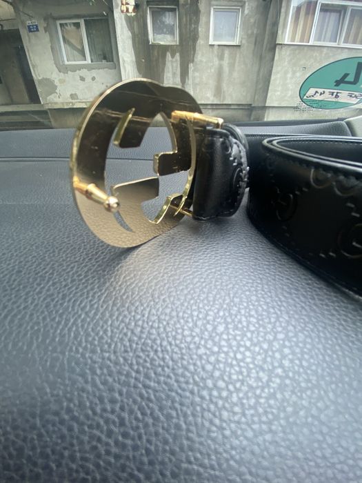 Vând curea GUCCI