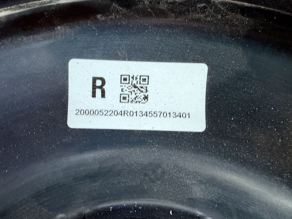 4бр. ПОЧТИ НОВИ Зимни Гуми 215/60R/17 -BRIDGESTONE/DOT:2324- С 17” Железни Джанти 5х114.3 за -TOYOTA/LEXUS/SUZUKI- 6.5Jx17H2, ET35