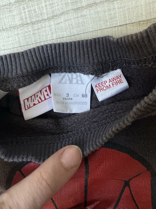 Costum Zara pentru băiat de 2–3 ani, mărimea 98, stare bună.