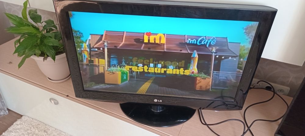 Продам телевизор LG