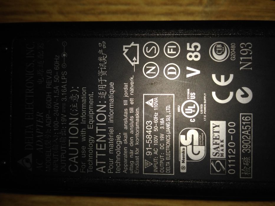 Vând încărcător laptop