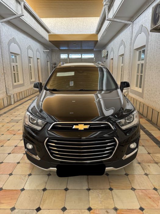 Captiva 2017 yil qora