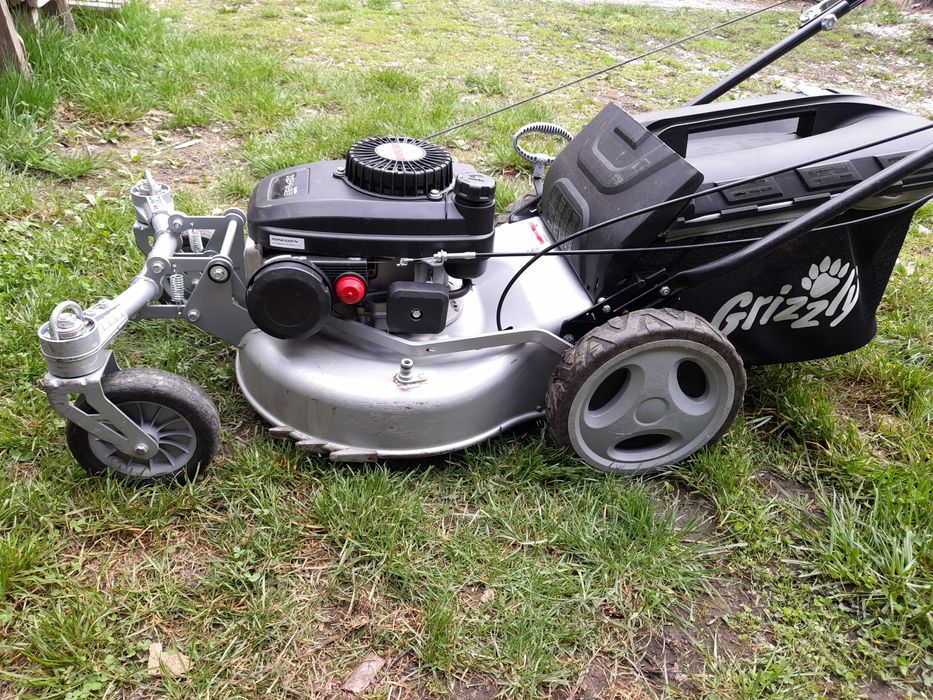 Бензинова самоходна косачка