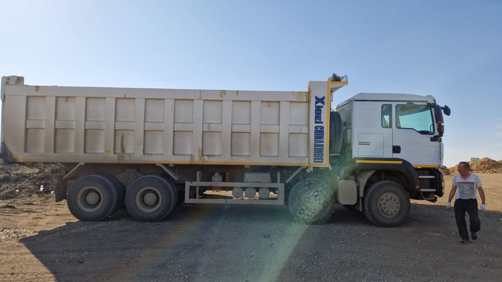 Самосвалы 40 тонн.