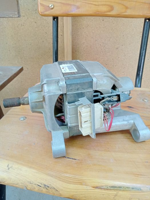 Продам двигатель на стиралку