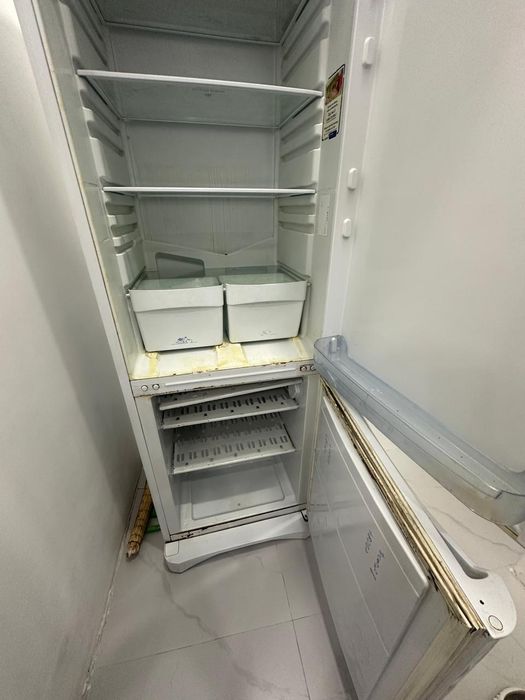 Холодильник Indesit