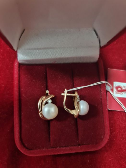 Золотые новые серьги с жемчугом