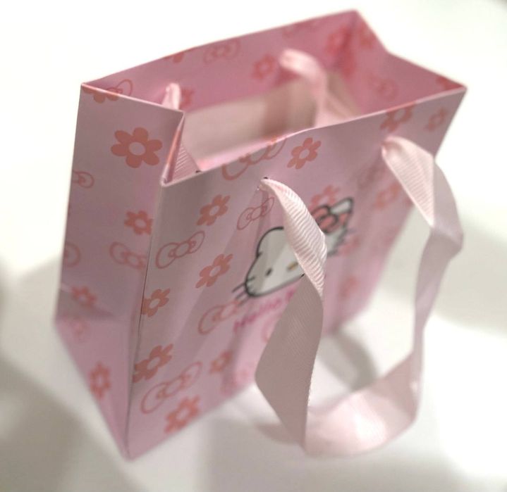 Кулоны и браслеты Hello Kitty в серебристом цвете с кристаллами