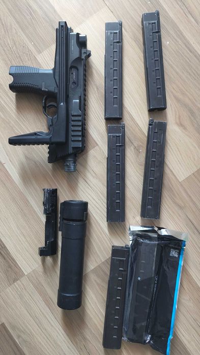 Еърсофт реплика MP9