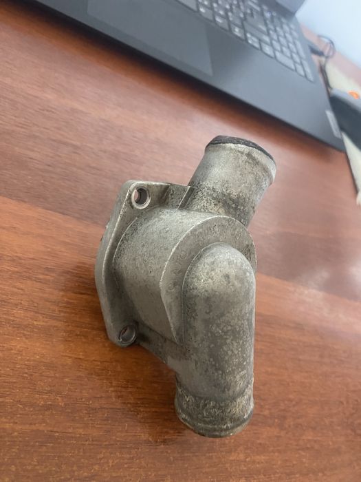 Продам теромостат на приору