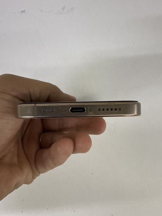Продам iPhone 16 pro max 256 gb e-sim