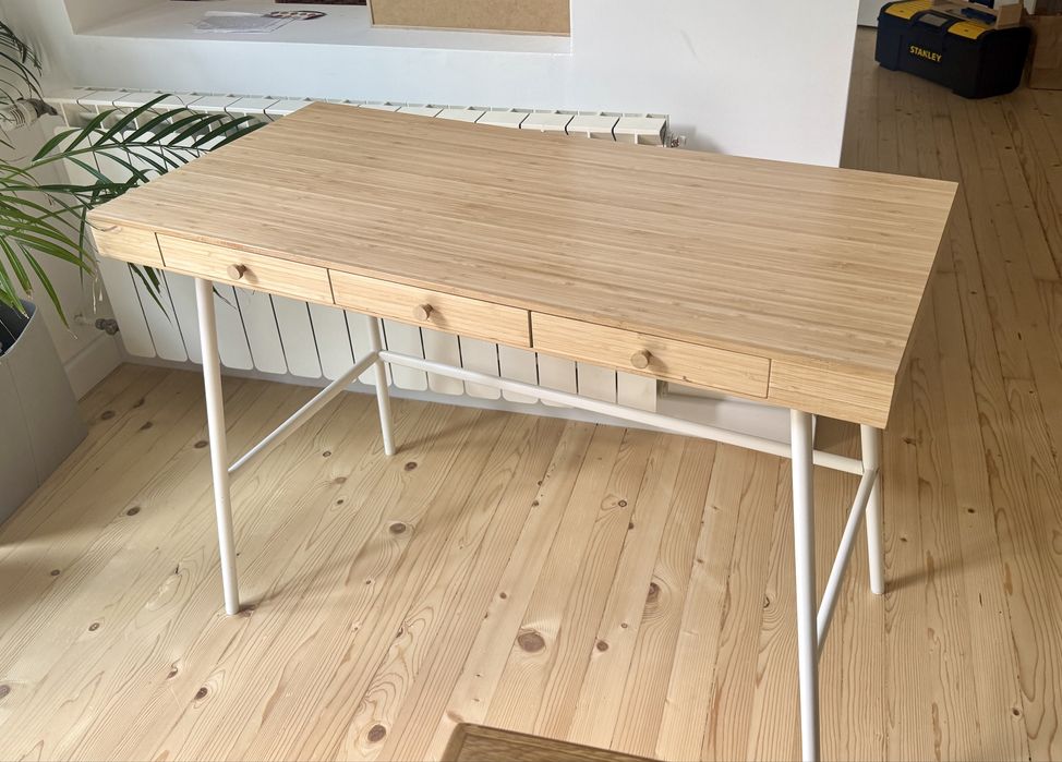 Бюро Ikea LILLAsen