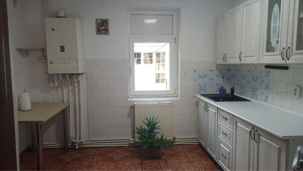 Apartament 3 camere, de vanzare