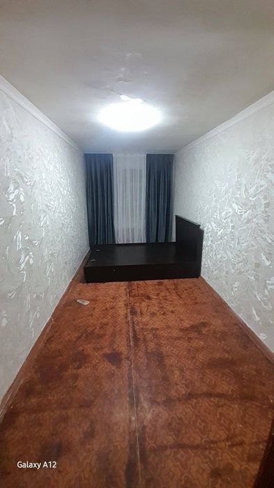 Продажа чиланзар 23 двух комнатная.  Балкон 2*6