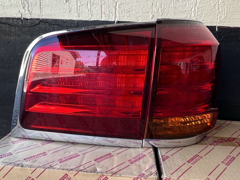 Фонари комплект на Lexus Lx570