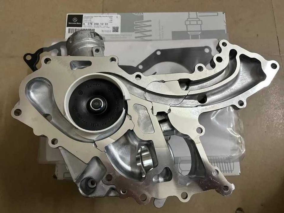 Оригинална водна помпа за Mерцедес Mercedes m278 двигател