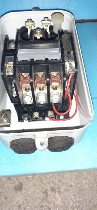 Контактор за машина