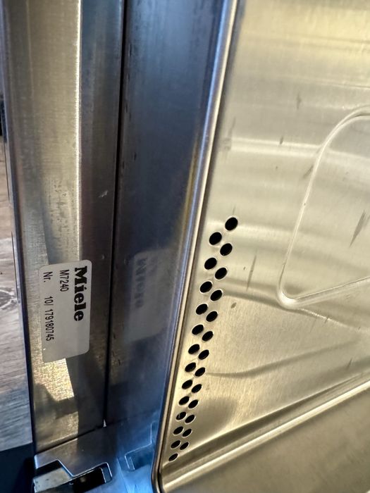 Cuptor microunde inox Miele M7240