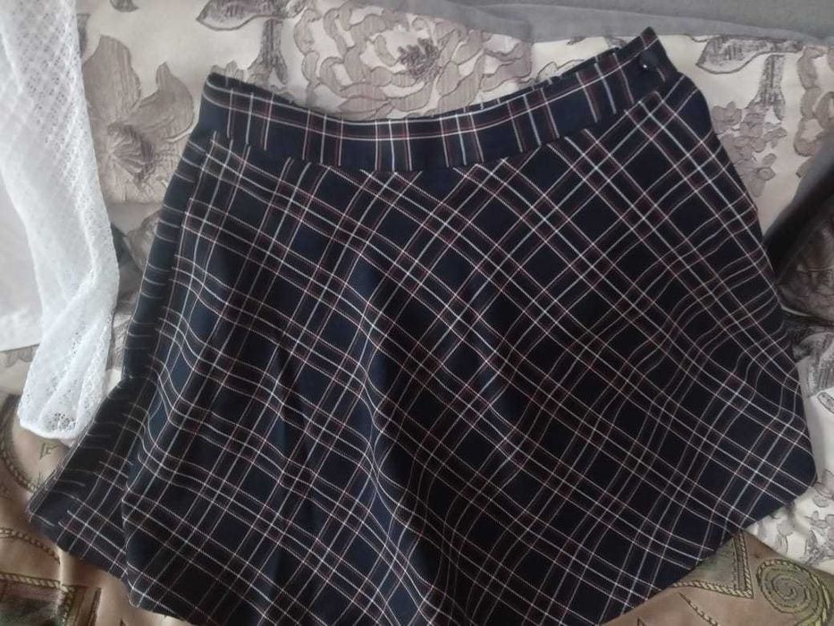 продам школьную форму на дев 3-5 класс