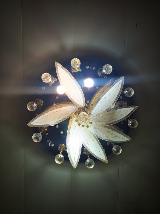 Потолочная люстра