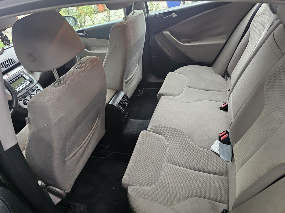 Volkswagen Passat 1.6 FSI