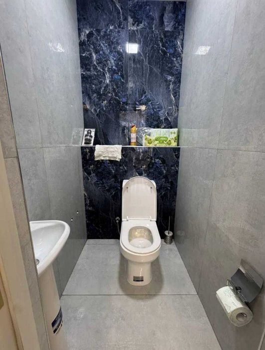 8-кварталда EVRO HITECH квартира, 1 ёки 2та кизга шерикликка безмаклер