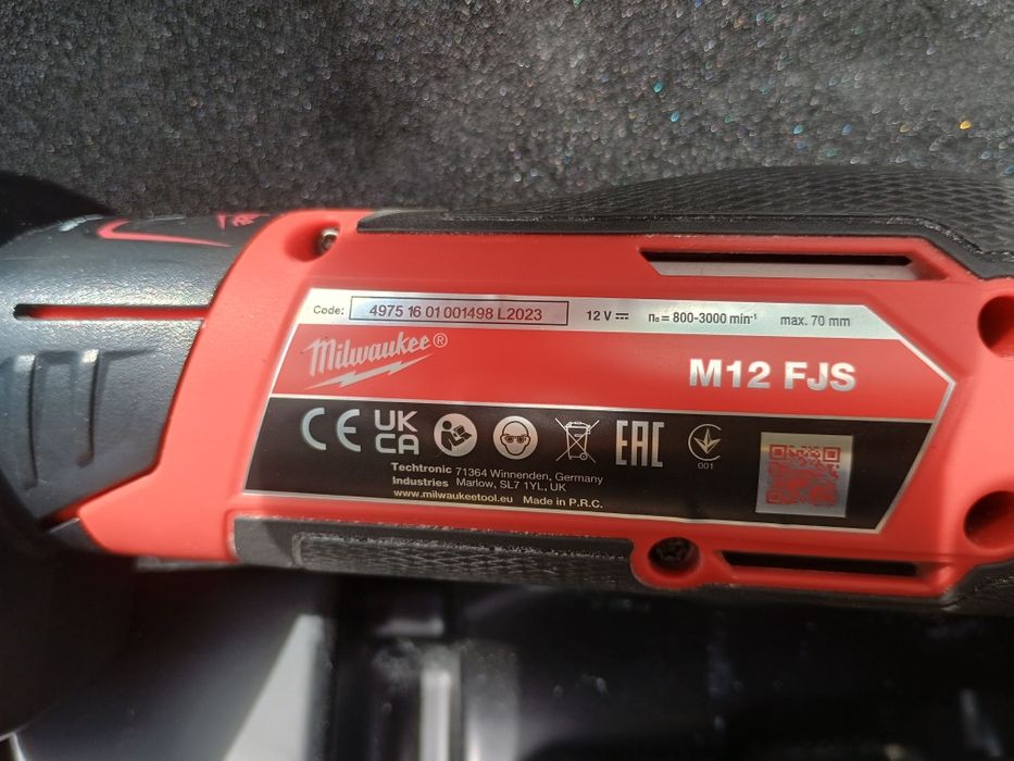 Fierastrau pendular milwaukee fjs , la cutie cu 2 baterii + incarcator