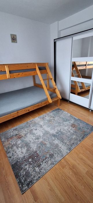 Vând pat supraetajat