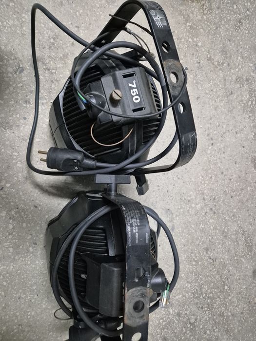 Set Lumini Teatru/Evenimente - 2x ETC Source Four PAR + Dimmer Botex