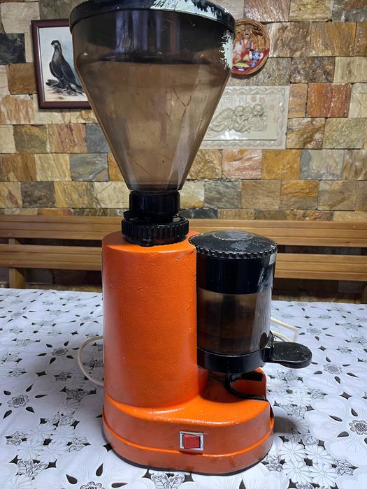 Кофемолка в хорошем состояние