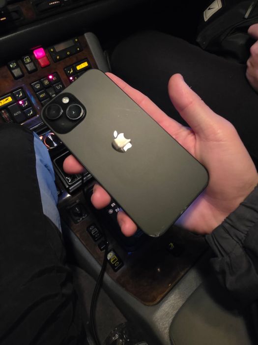 Айфон 15 128гб срочно!!!