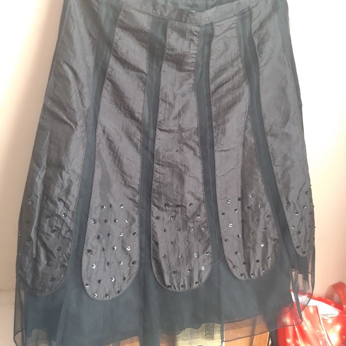 Черна пола с тюл и подплата