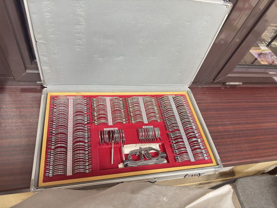 Срочно продаётся действующяя оптика