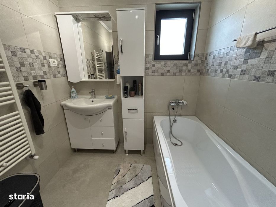 Vand imobil an 2024,situat Mandruloc intre case, st.470 mp.ultramodern