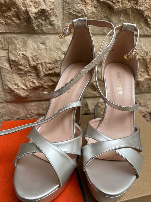 Дамски токчета високи