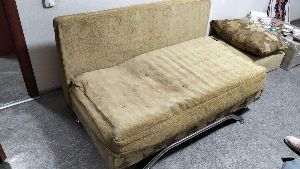 Диван б/у раскладной.