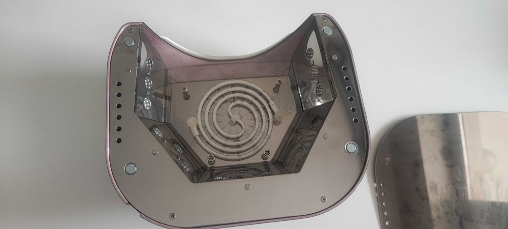 Лед лампа за маникюр