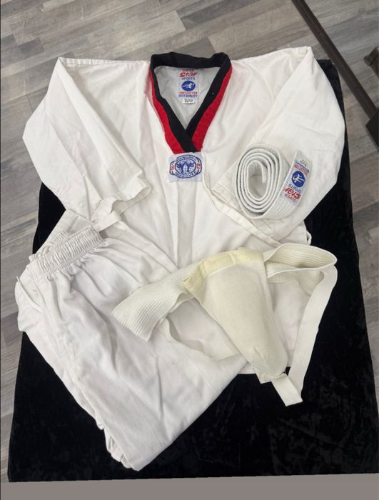 Продам форму для таэквандо 170 см